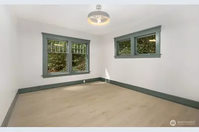 2109 Aurora Avenue N, Seattle, WA 98109 - Photo 15
