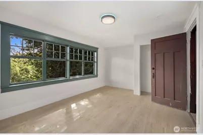 2109 Aurora Avenue N, Seattle, WA 98109 - Photo 23