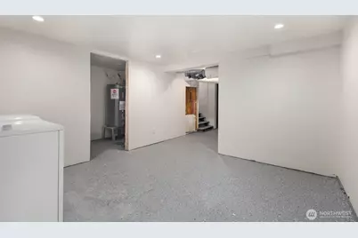 2109 Aurora Avenue N, Seattle, WA 98109 - Photo 31