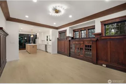 2109 Aurora Avenue N, Seattle, WA 98109 - Photo 7