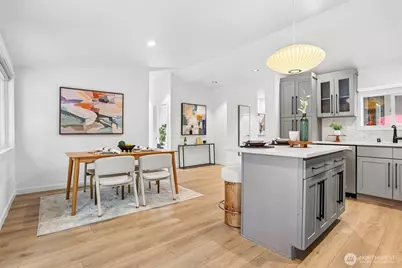 10030 37th Avenue SW, Seattle, WA 98146 - Photo 7