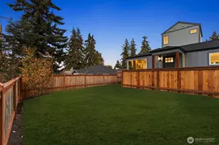 813 NE 125th St, Seattle, WA 98125 - Photo 35
