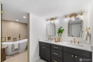 813 NE 125th St, Seattle, WA 98125 - Photo 31