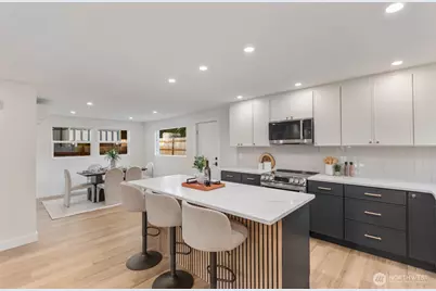 813 NE 125th Street, Seattle, WA 98125 - Photo 9