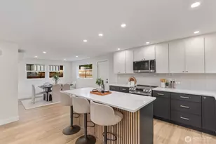 813 NE 125th St, Seattle, WA 98125 - Photo 9