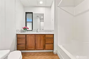 18425 NE 95th St, Redmond, WA 98052 - Photo 11