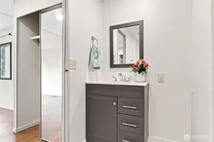18425 NE 95th St, Redmond, WA 98052 - Photo 9