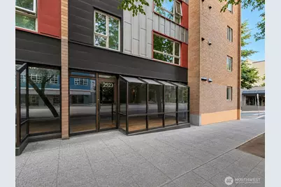 2523 1st Avenue #(R), Seattle, WA 98121 - Photo 3