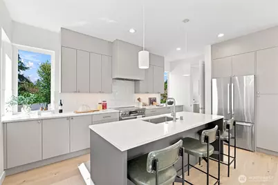2645 Walnut Avenue SW, Seattle, WA 98116 - Photo 9
