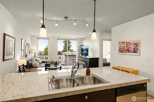 6801 Greenwood Ave N, Seattle, WA 98103 - Photo 7
