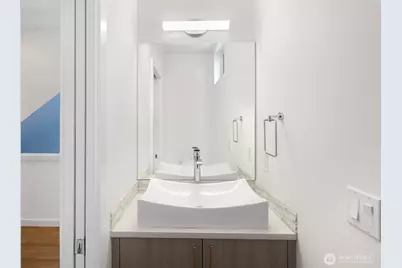 209 13th Avenue E #B, Seattle, WA 98102 - Photo 13