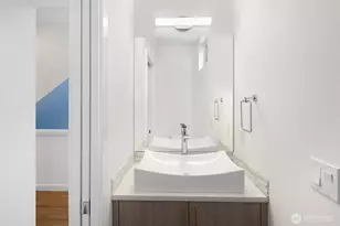 209 13th Ave E, Seattle, WA 98102 - Photo 13