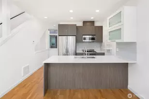 209 13th Ave E, Seattle, WA 98102 - Photo 11
