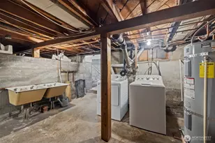 537 W 6th St, Port Angeles, WA 98362 - Photo 31