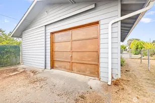 537 W 6th St, Port Angeles, WA 98362 - Photo 37