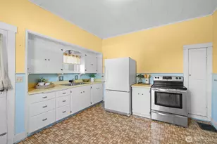 537 W 6th St, Port Angeles, WA 98362 - Photo 19