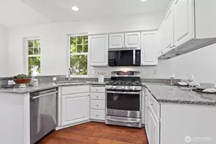 9836 NE 130th Pl, Kirkland, WA 98034 - Photo 9