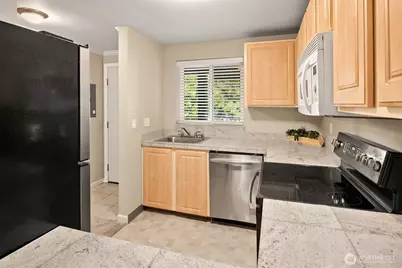 11113 NE 125th Street #E218, Kirkland, WA 98034 - Photo 7