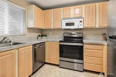11113 NE 125th Street #E218, Kirkland, WA 98034 - Photo 5