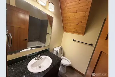 1307 Pelican Pl #B, Point Roberts, WA 98281 - Photo 11