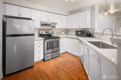 7711 NE 175th Street #A305, Kenmore, WA 98028 - Photo 9