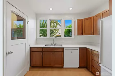 1015 N Sheridan Avenue, Tacoma, WA 98403 - Photo 11