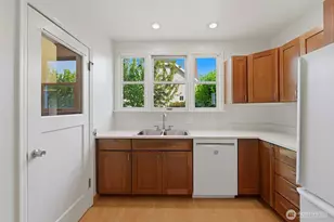 1015 N Sheridan Ave, Tacoma, WA 98403 - Photo 11
