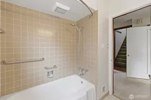 1015 N Sheridan Ave, Tacoma, WA 98403 - Photo 13