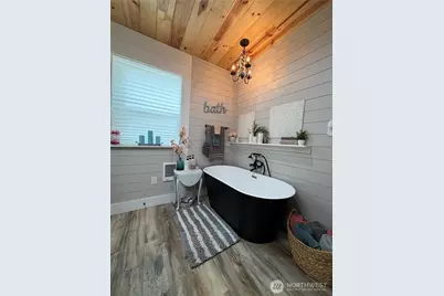 3420 N Mission Road W, Bremerton, WA 98312 - Photo 15