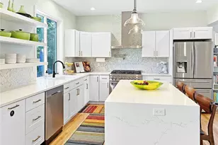 8700 Rosario Pl NE, Bainbridge Island, WA 98110 - Photo 3