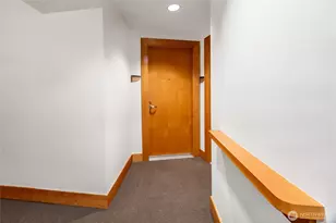 10650 NE 9th Pl, Bellevue, WA 98004 - Photo 21