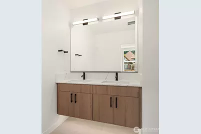 721 15th Avenue #B, Seattle, WA 98122 - Photo 11