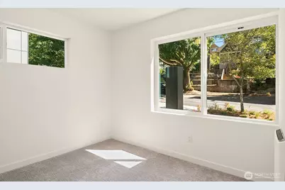 721 15th Avenue #B, Seattle, WA 98122 - Photo 17
