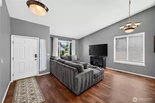 21024 Springhaven Way E, Bonney Lake, WA 98391 - Photo 3