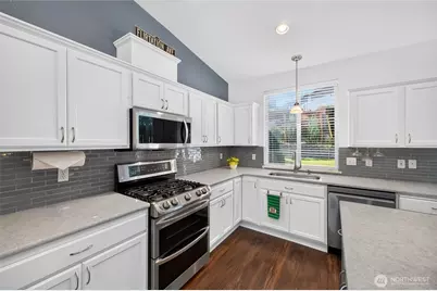 21024 Springhaven Way E, Bonney Lake, WA 98391 - Photo 7