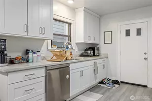 6110 8th Ave NW, Seattle, WA 98107 - Photo 9