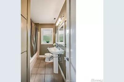 10424 NE 17th Street, Bellevue, WA 98004 - Photo 5