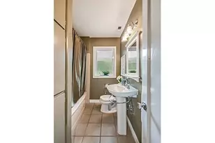 10424 NE 17th St, Bellevue, WA 98004 - Photo 5
