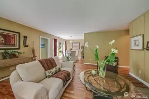 10424 NE 17th St, Bellevue, WA 98004 - Photo 9