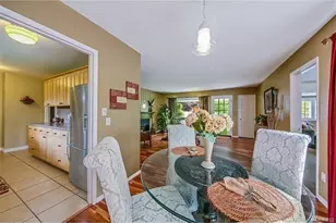 10424 NE 17th St, Bellevue, WA 98004 - Photo 11