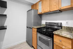 7600 Greenwood Ave N, Seattle, WA 98103 - Photo 11