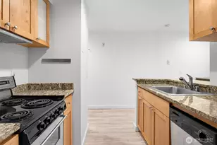7600 Greenwood Ave N, Seattle, WA 98103 - Photo 15