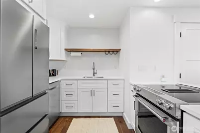 10112 NE 68th Street #4, Kirkland, WA 98033 - Photo 13