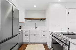 10112 NE 68th St, Kirkland, WA 98033 - Photo 13