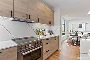 2624 Eastlake Ave E, Seattle, WA 98102 - Photo 15