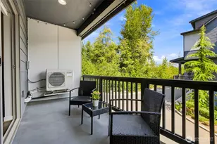 1946 Newport Way NW, Issaquah, WA 98027 - Photo 9