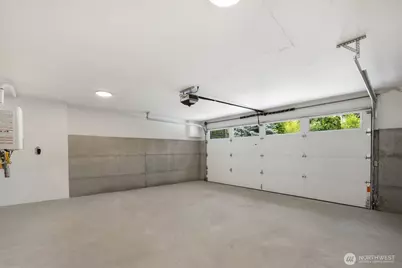 825 NE 105th Street, Seattle, WA 98125 - Photo 29