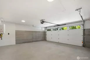 825 NE 105th St, Seattle, WA 98125 - Photo 29