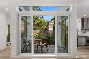 825 NE 105th St, Seattle, WA 98125 - Photo 7
