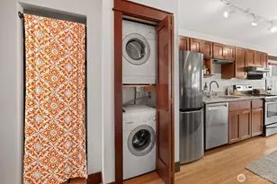 461 N 45th St, Seattle, WA 98103 - Photo 11